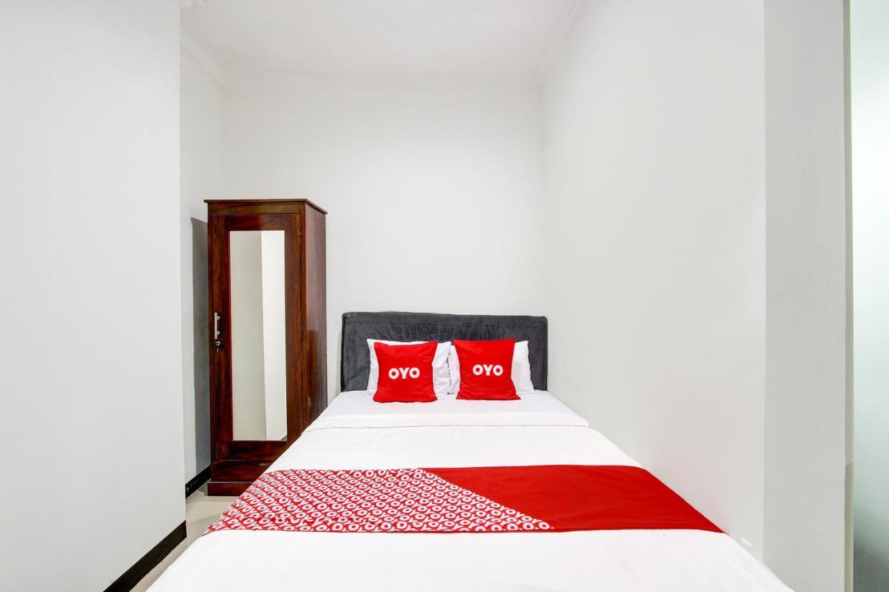 Hotel Oyo 92479 Pasadena House Krapyak Esterno foto